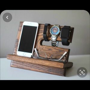 Oak Wood Charging Station